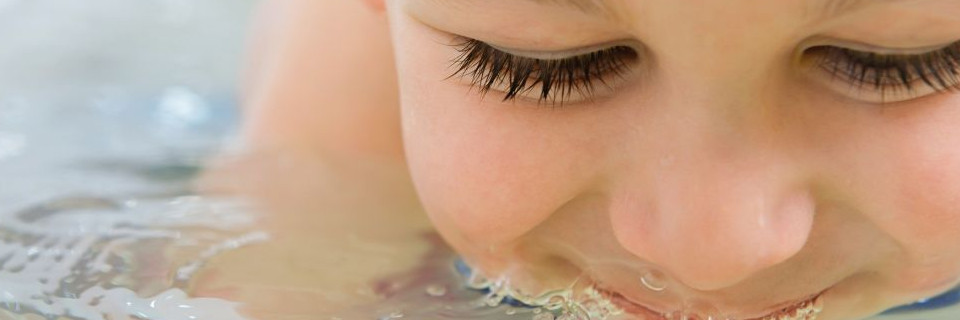 Czy twarda woda z kranu podwyższa ryzyko egzemy u niemowląt?